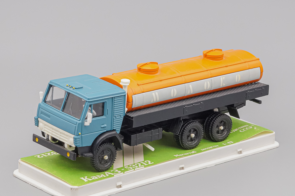 1:43 Камский грузовик 53212 Молоко, синий / оранжевый - 1с20-7590849