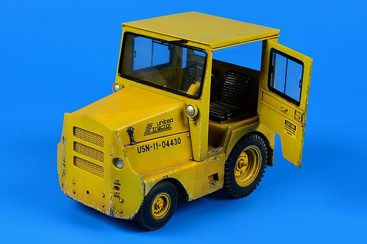 1:32 Набор дополнений UNITED TRACTOR GC340-4/SM-340 tow tractor (with cab) - 320 042