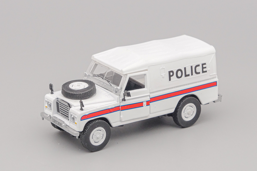 1:43 LAND ROVER Police, white - PM018