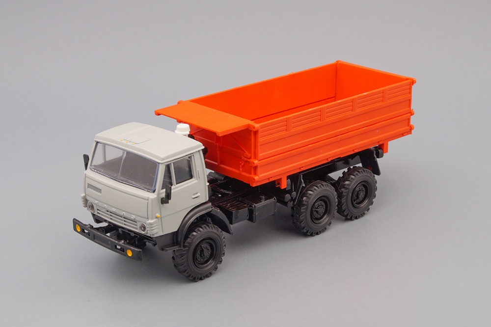 1:43 Камский 55105, сельхозвариант, серый / оранжевый - ELK-712