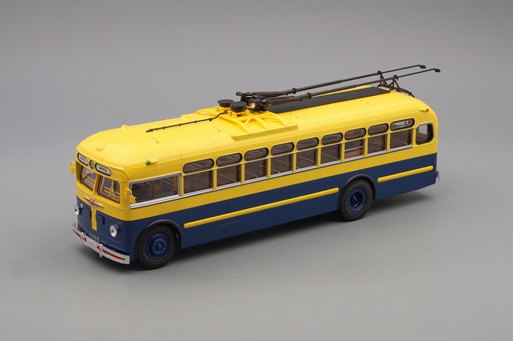 1:43 МТБ 82Д (1947-1951), желто-синий - UM43-A2/2