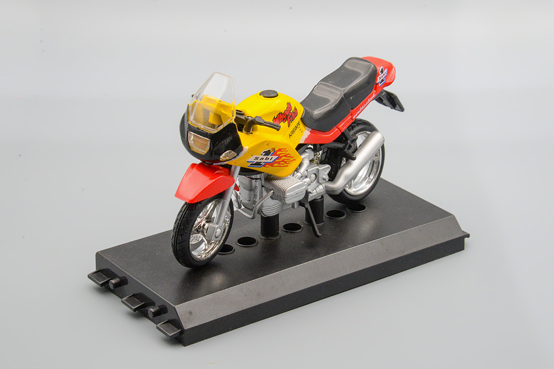 1:18 BMW R1200HP, Yellow - CRC-B12-Y
