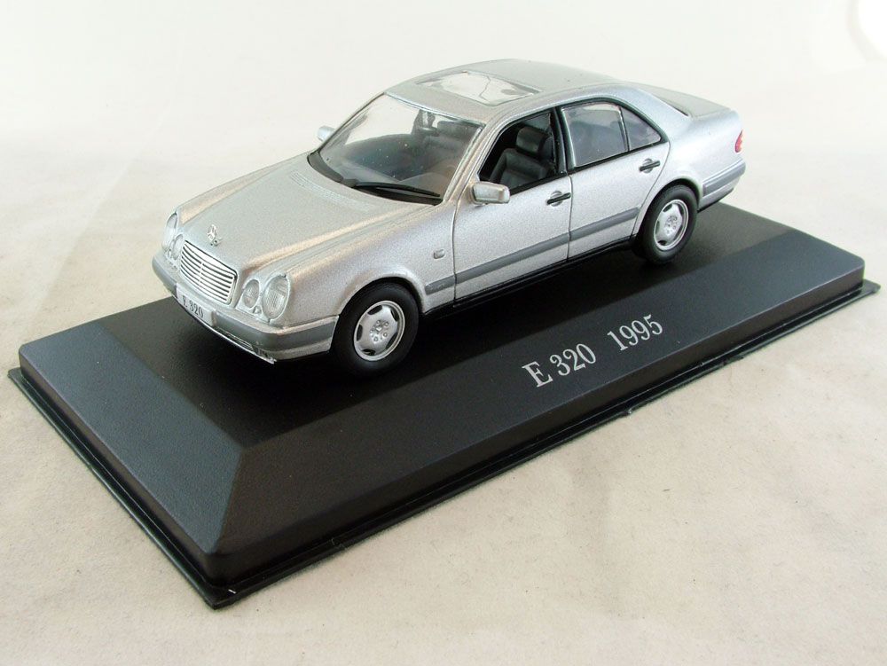 1:43 MERCEDES-BENZ E320 (1995), Mercedes-Benz Offizielle Modell-Sammlung 43, silver - MB043