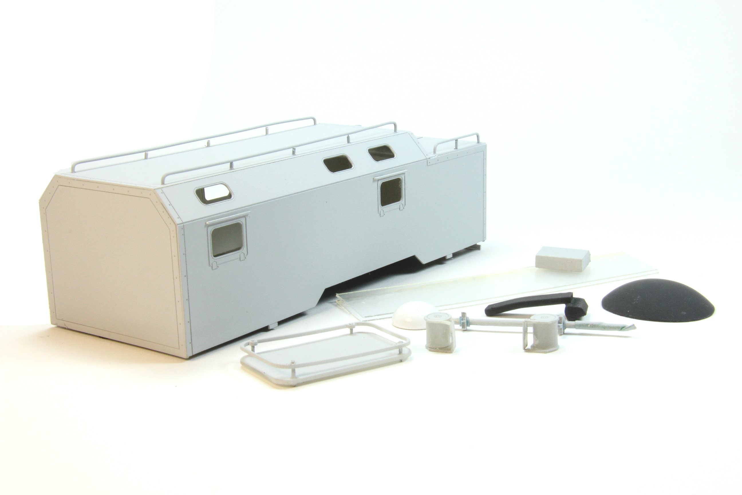 1:43 (KIT) Передвижной узел связи 5328В1 на базе а/м Камский - MK020