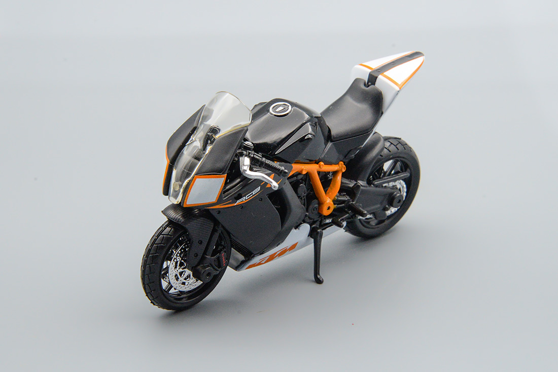 1:18 KTM 1190 RC8 R, Black/White - 18-51049