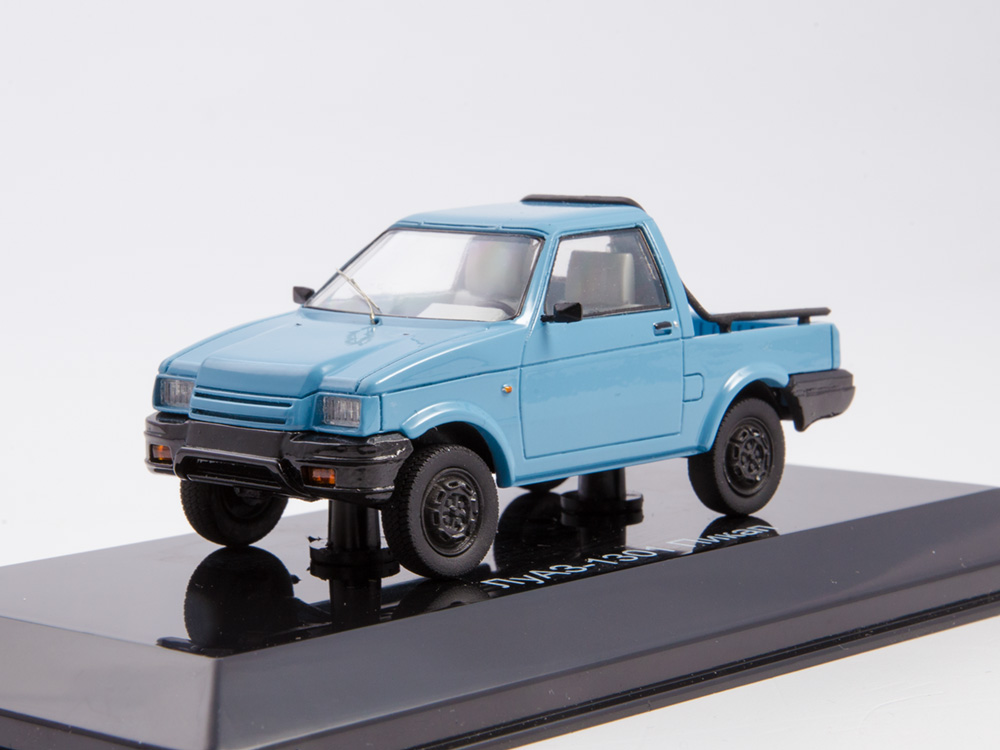 1:43 ЛуАЗ-1301 пикап, голубой - LST026