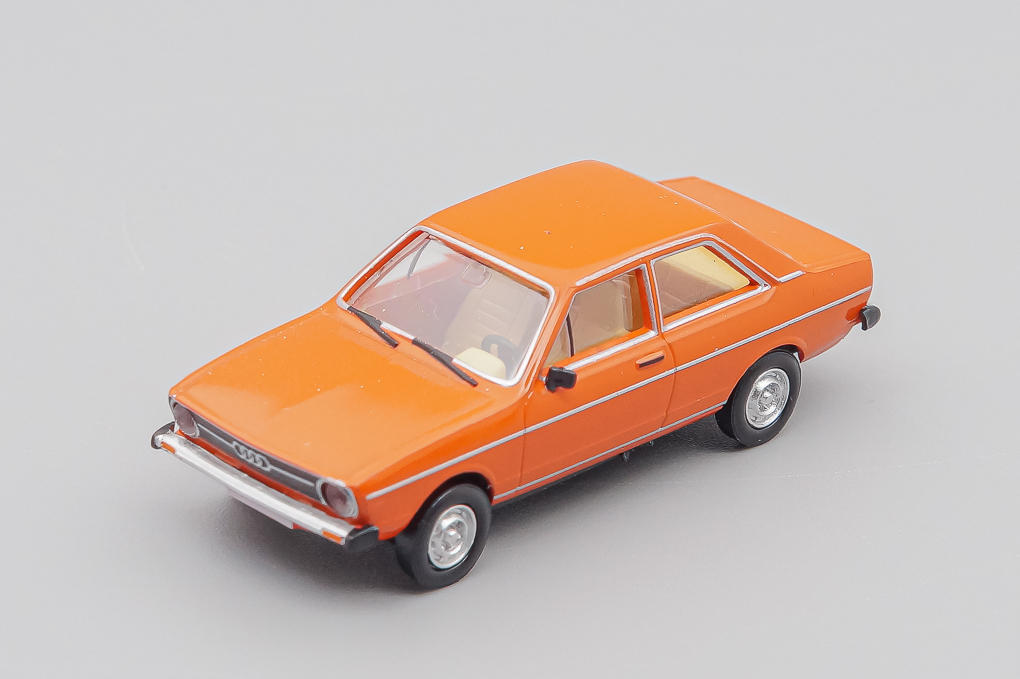 1:87 AUDI A 80, orange - 28201-X1