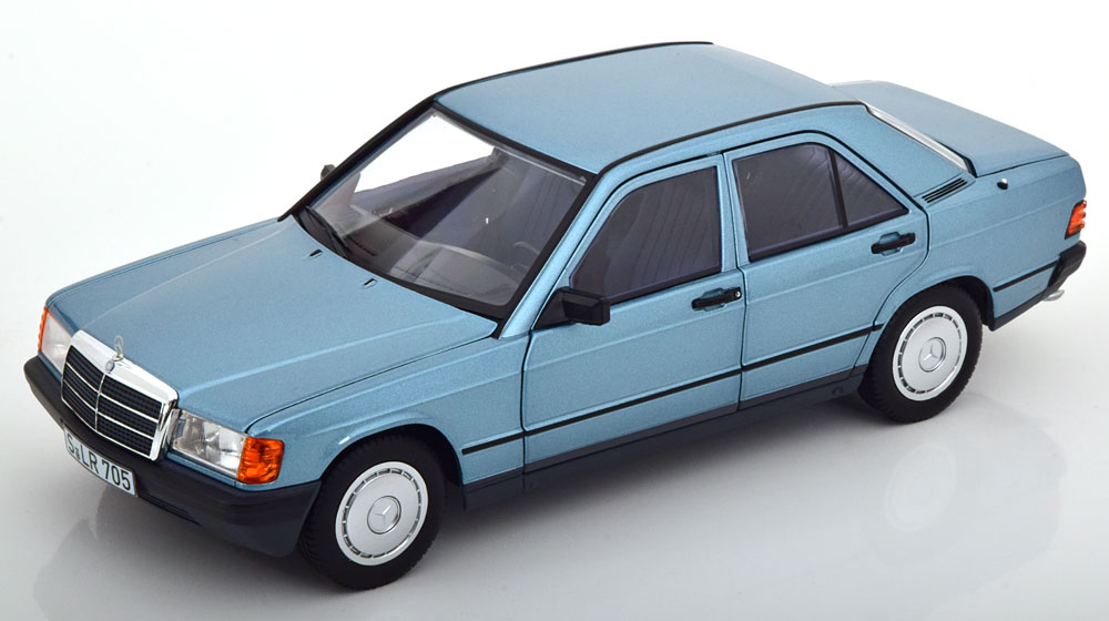 1:18 MERCEDES-BENZ 190E (1984), light blue-metallic - 183828