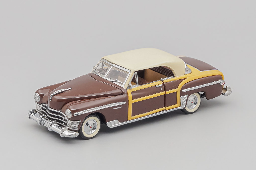 1:43 CHRYSLER Town & Country (1950), brown - B11KE20-X2