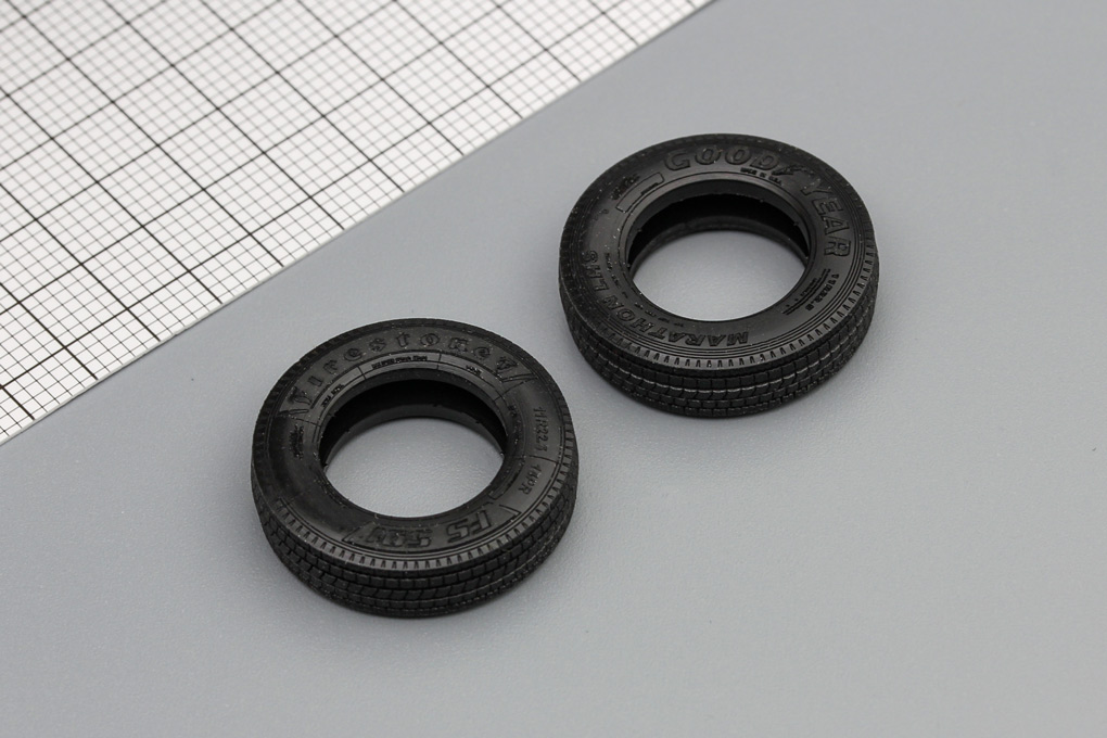 1:50 Резина 11R22.5 передняя - XR-360