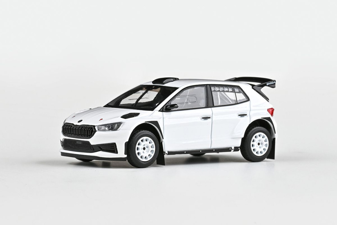 1:43 SKODA Fabia IV RS Rallye2 with Gravel Wheels Type C (2022), weiss - 607Eg