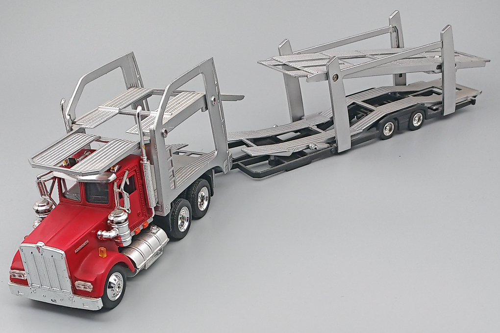 1:43 KENWORTH W900 Car Transporter, red / silver - LOT01479