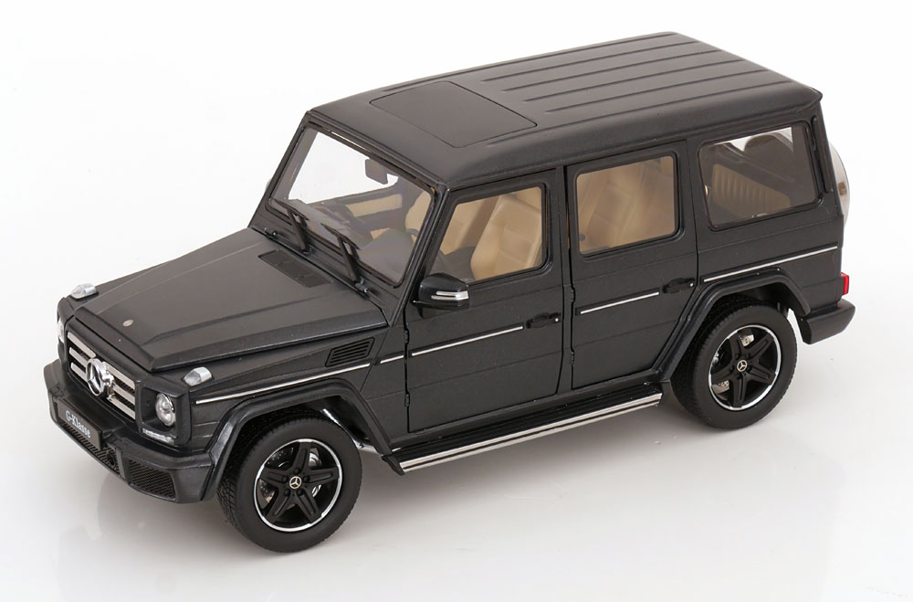 1:18 MERCEDES-BENZ G-Klasse W463 Designo (2015), matt-black - 180040