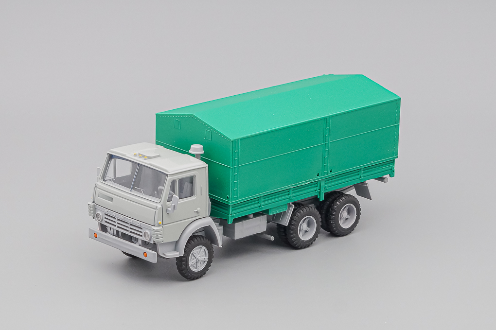 1:43 Камский 5320 бортовой с тентом, серый / зеленый - ELK-1056