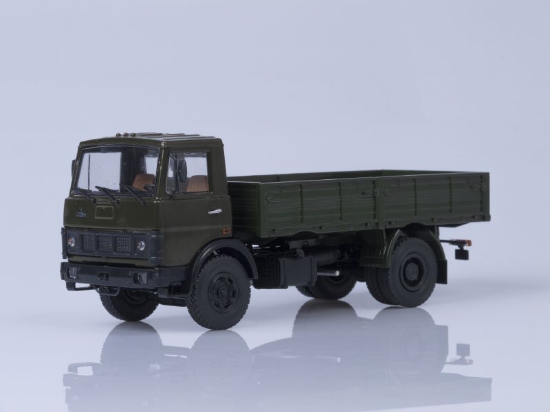 1:43 Минский 5337 бортовой ранняя кабина (1987), хаки - 100459.х