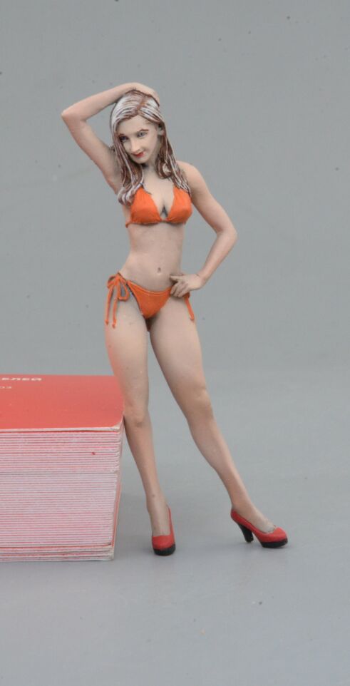 1:24 Фигурка Иветта Крашена - M001A