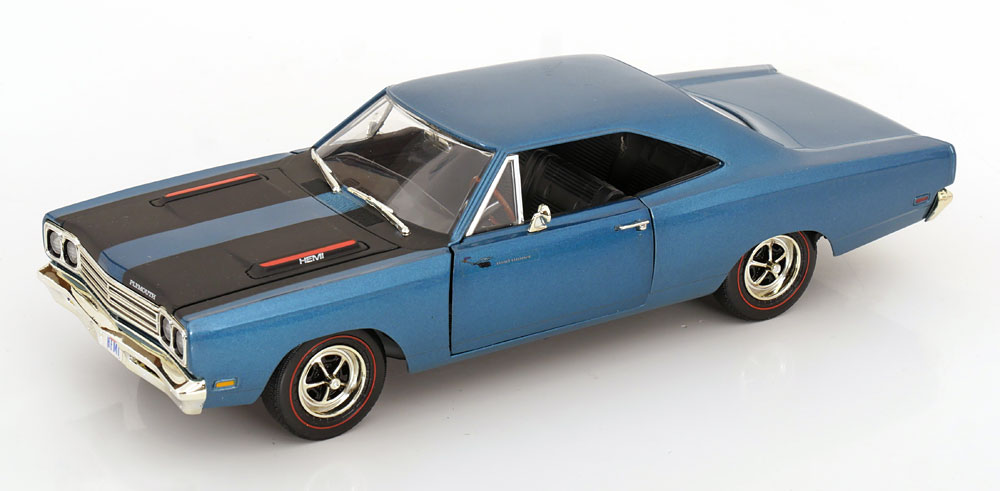 1:18 PLYMOUTH Road Runner (1969), blue metallic/black - 7384