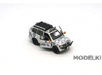 1:64 MITSUBISHI Pajero 3rd gen. LHD *Ice Pack*, 2001 - BM64B0048LHD