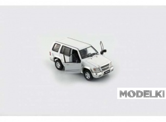 1:64 ISUZU Trooper Big Horn 1998-2002, white - BM64B0330rhd