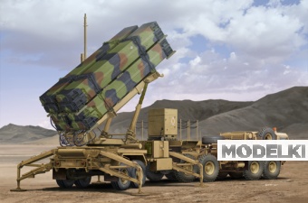 1:35 Сборная модель Ракетная установка  ЗРК 'Пэтриот' (MIM-104F) с ЗУР PAC-3 и тягачом М983 HEMTT - 01037