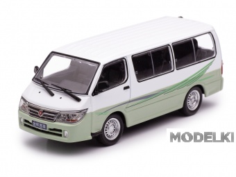 1:43 TOYOTA Hiace H100, белый со светло-зеленым - SCNA0430
