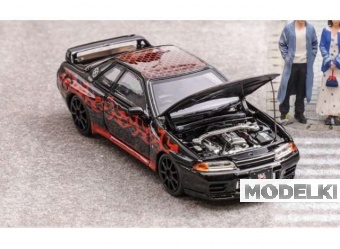 1:64 Nissan GTR-R32 with opening hood, black / red - FH013