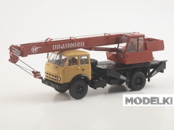 1:43 Автокран КС-3577 (500А), бежевый / красный - SSM1644