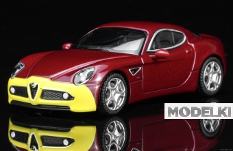1:64 ALFA ROMEO 8C Competizione (2008), red / yellow - M69064