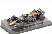 1:43 Oracle RED BULL RB20 2024 Max Verstappen + Ferrari F2002 2002 Michael Schumacher, Les monoplaces ​légendaires​ ​à l’échelle - M5440-1