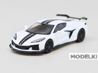 1:64 CHEVROLET Corvette Z06 RHD (2023), white - MGT00677-R