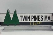 1:43 Назад в будущее: Вывеска торгового центра Twin Pines Mall Без фигурок - CTLEBTF1-1