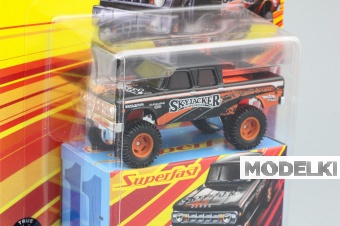 1:64 DODGE D-200 Pick-Up Custom Skyjacker 1968 - GNY11
