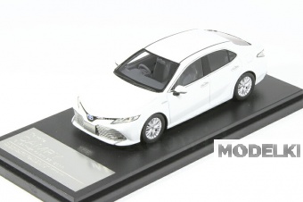 1:43 TOYOTA Camry G Leather Package (2017), white - HS206WH