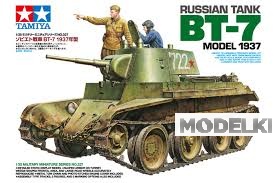 1:35 Сборная модель Советский танк БТ-7 (выпуск 1937 г), c фигурами командира танка и офицера, фототравление, наборные траки, 3 вар-та декалей - 35327