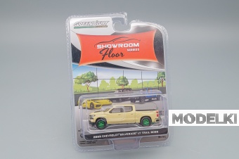1:64 CHEVROLET Silverado LT Trail Boss Z71 4x4  2023 Sand Dune Metallic - 68050CG